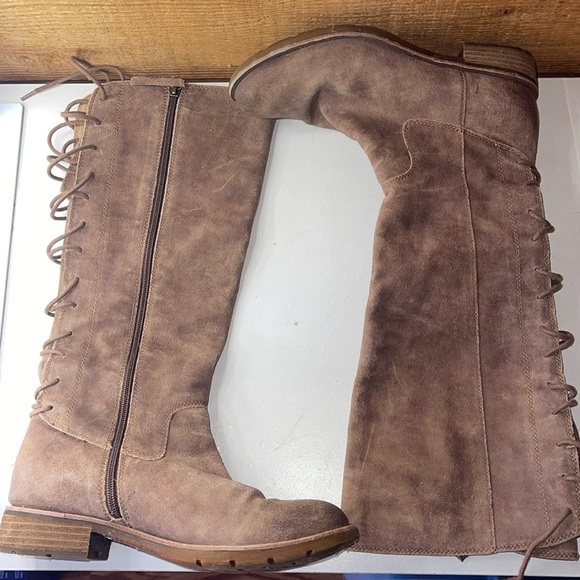 Knee High boots with laces. Not used - Picture 1 of 3